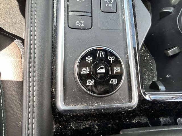 Used 2024 Nissan Pathfinder Platinum image 20