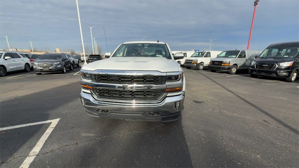 Used 2018 Chevrolet Silverado 1500 LT w/ All Star Edition image 3