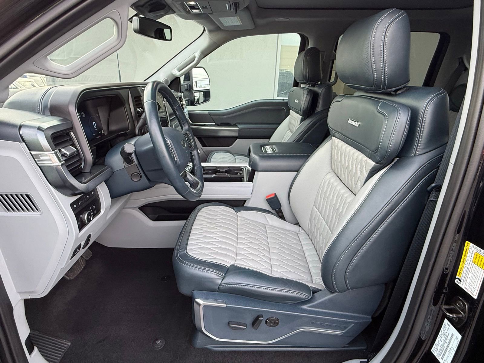 Used 2023 Ford F450 Limited w/ FX4 Off-Road Package image 12