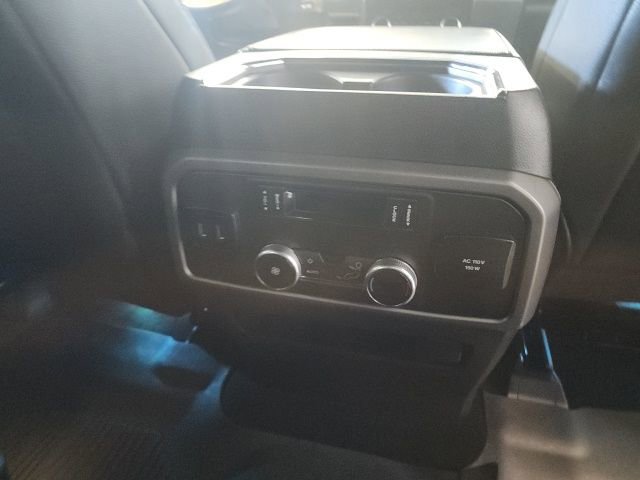 Used 2019 Ford Expedition XLT w/ Equipment Group 202A AWD/4WD image 18