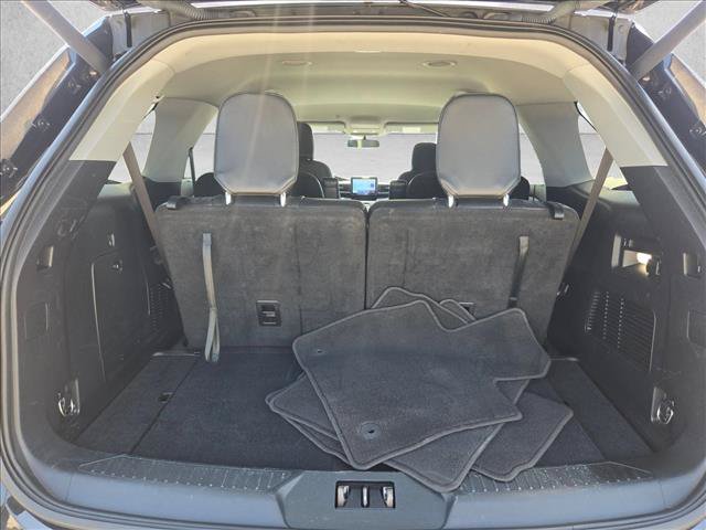 Used 2023 Ford Explorer XLT w/ Equipment Group 202A RWD image 6