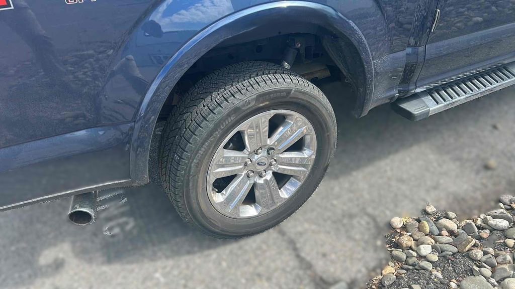 Used 2018 Ford F150 Lariat w/ Equipment Group 502A Luxury image 5