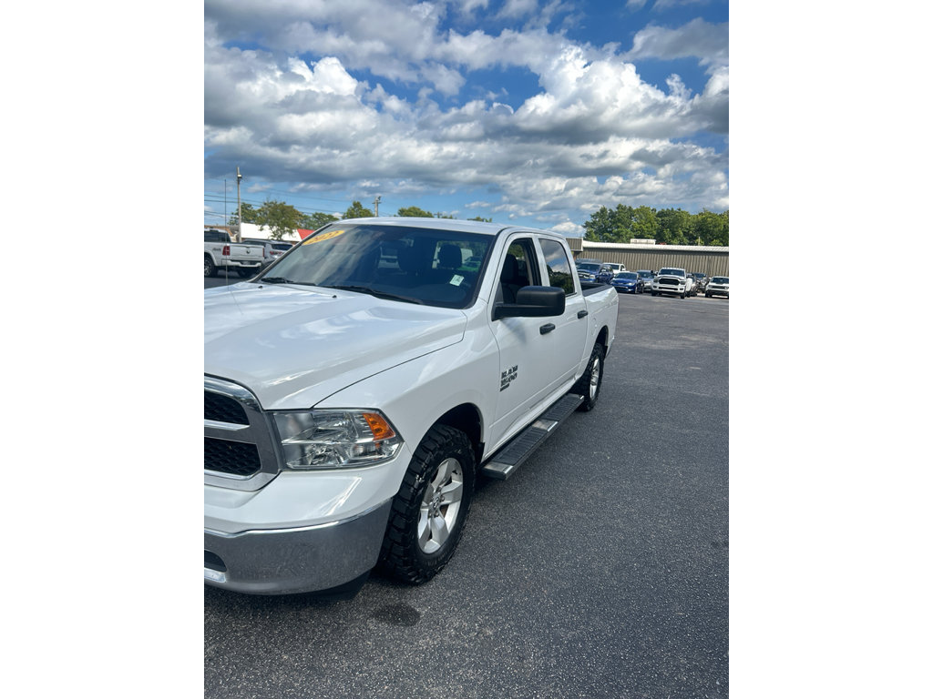 Used 2022 RAM 1500 Classic SLT RWD image 3