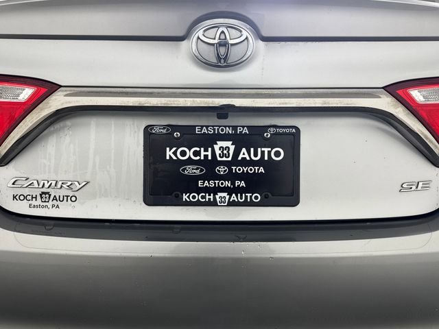Used 2016 Toyota Camry SE w/ Four Season Floor Mat Package image 18