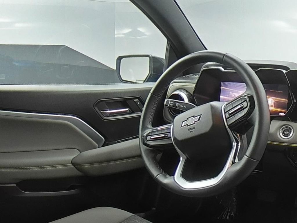 Used 2024 Chevrolet Colorado ZR2 image 9