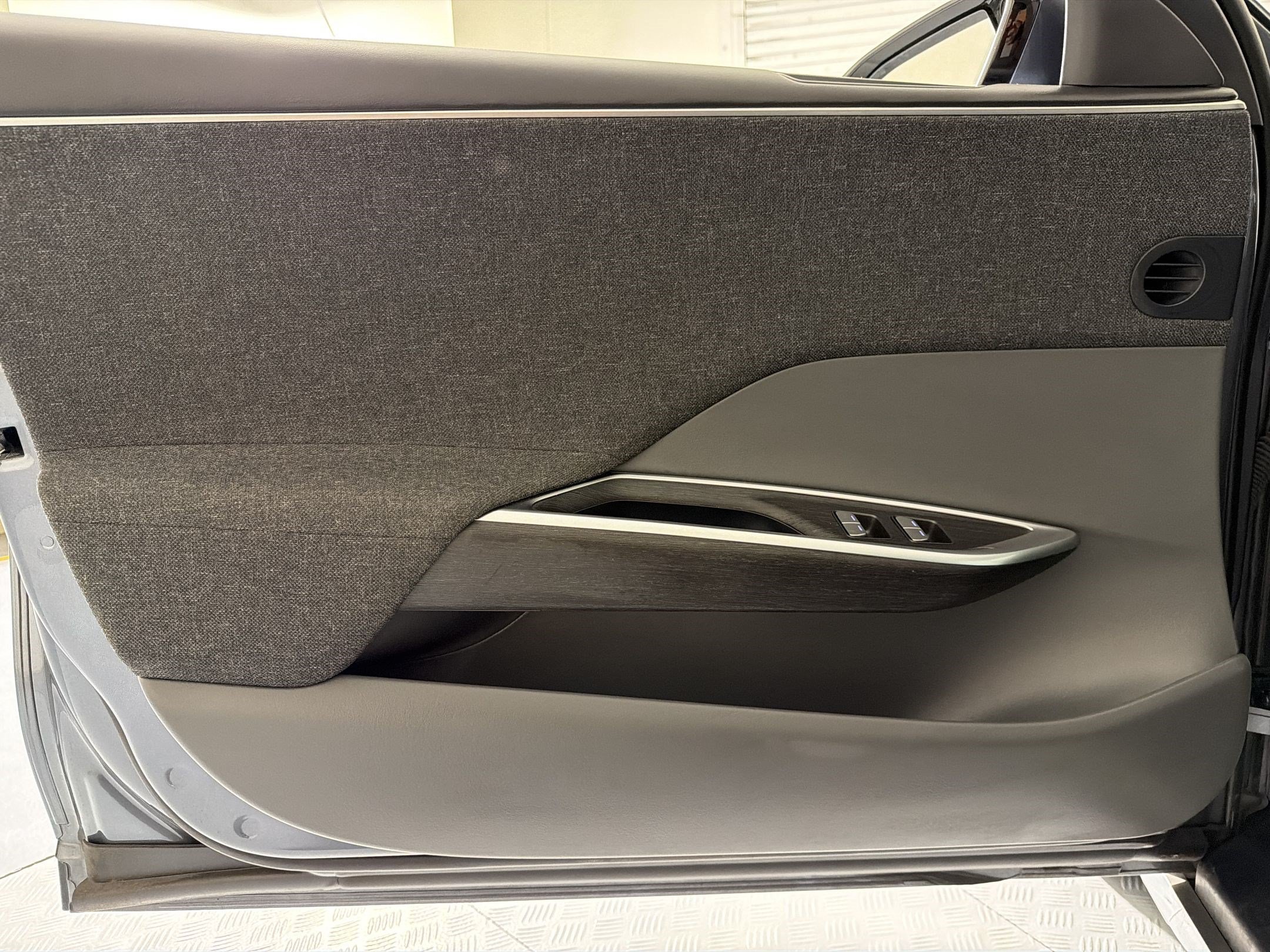 Used 2023 Lucid Air Pure RWD image 11