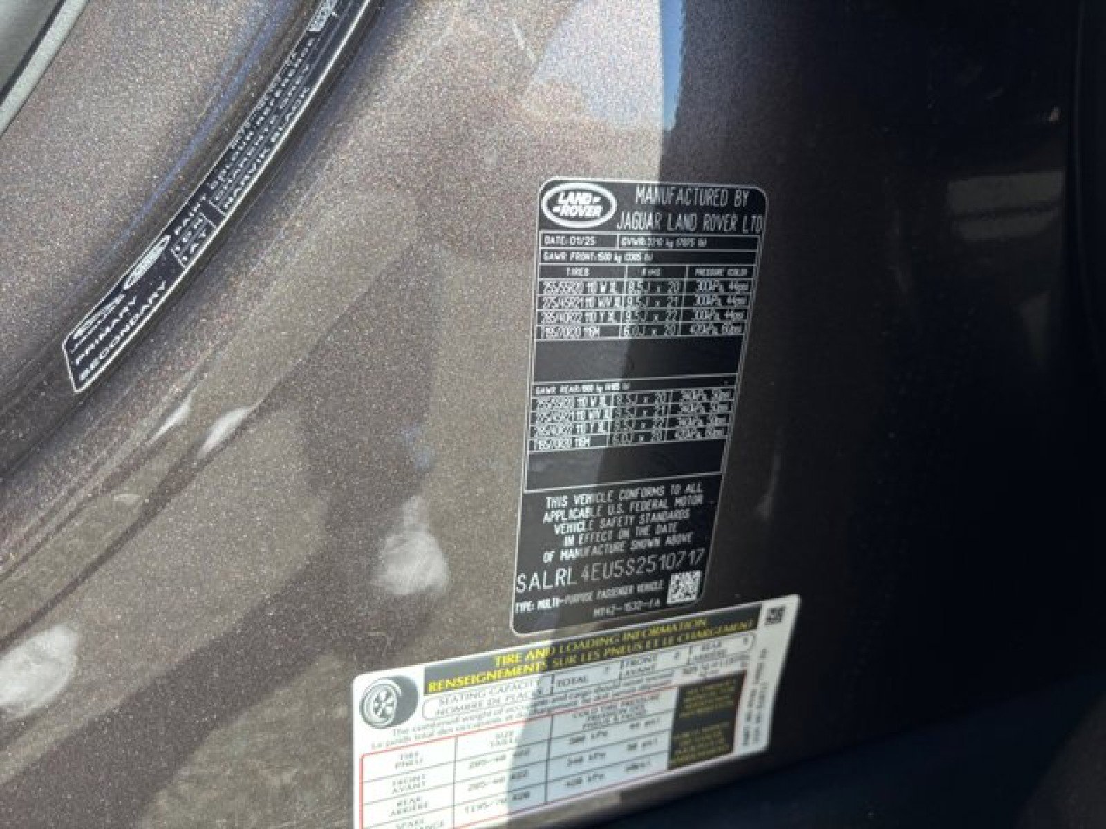 New 2025 Land Rover Discovery Dynamic SE image 23