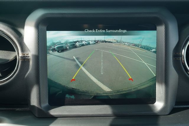 Used 2021 Jeep Wrangler Unlimited Sahara image 28