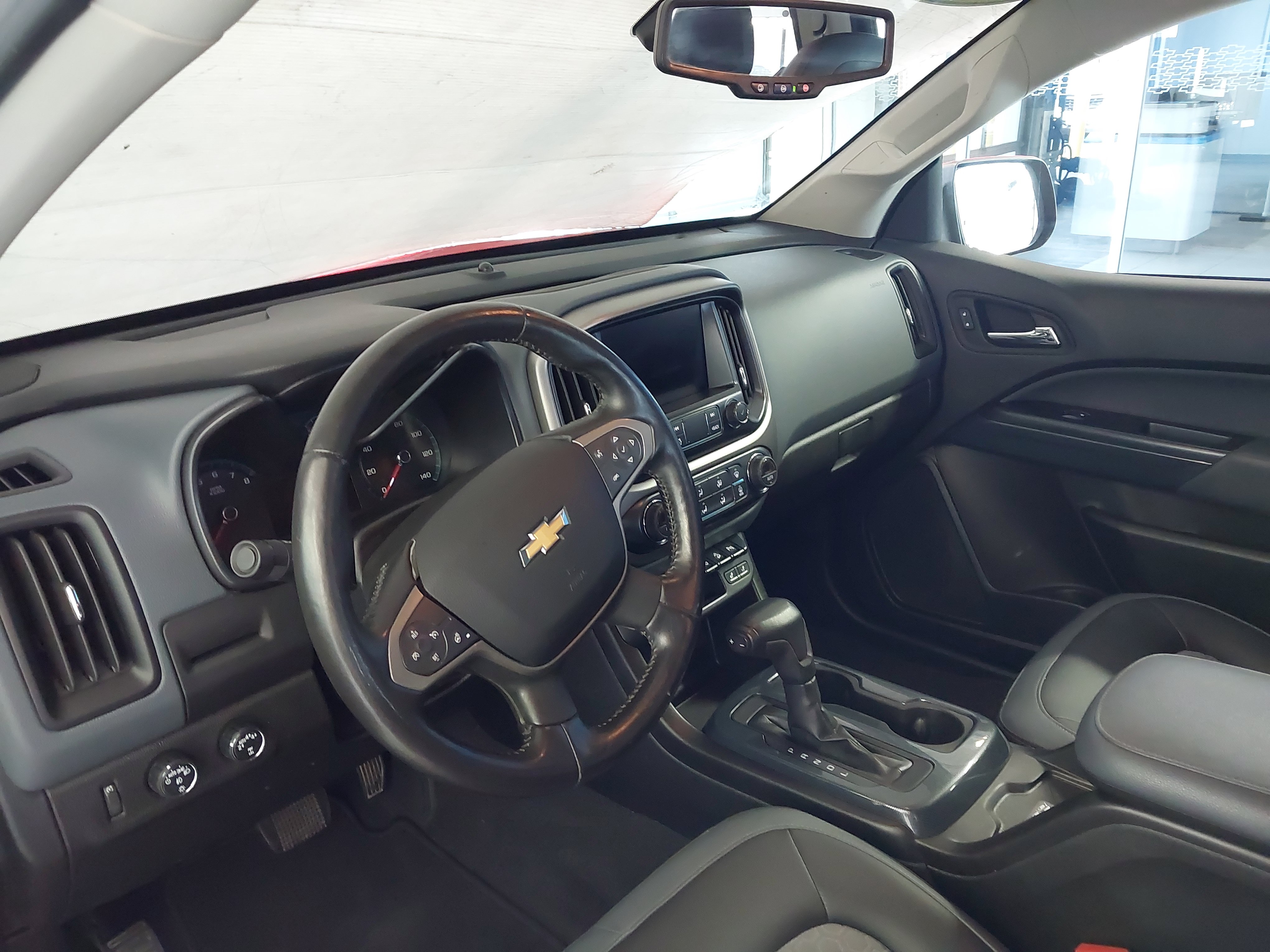 Used 2020 Chevrolet Colorado Z71 AWD/4WD image 2