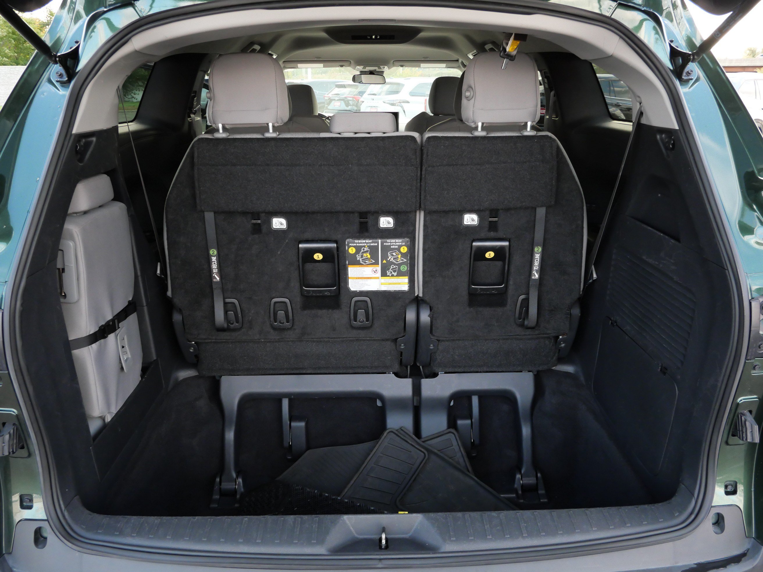 Certified 2025 Toyota Sienna LE AWD/4WD image 18