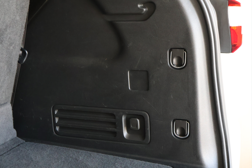 Used 2021 Chevrolet Traverse LT FWD image 29