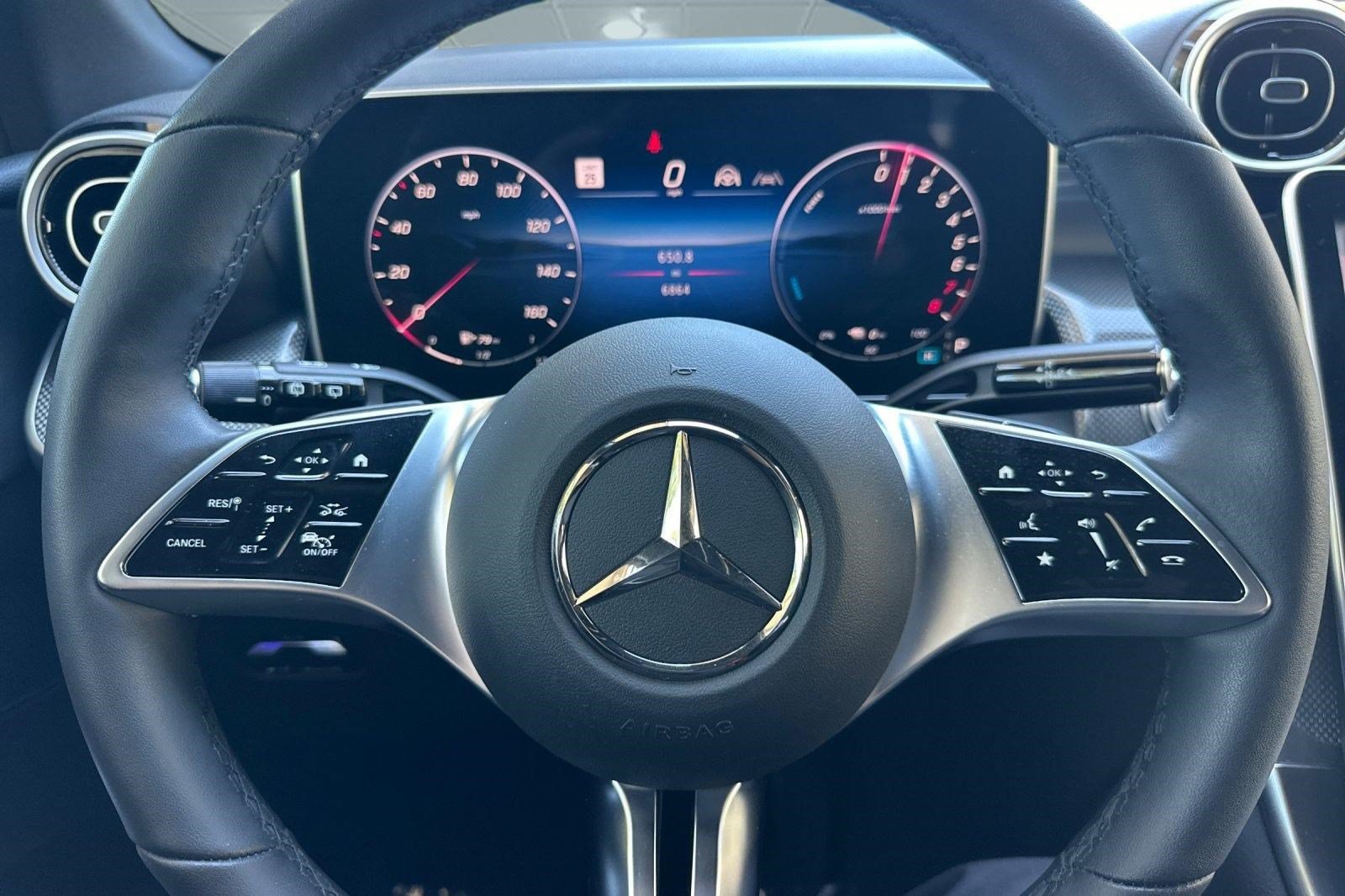 New 2025 Mercedes-Benz GLC 350e 4MATIC image 10