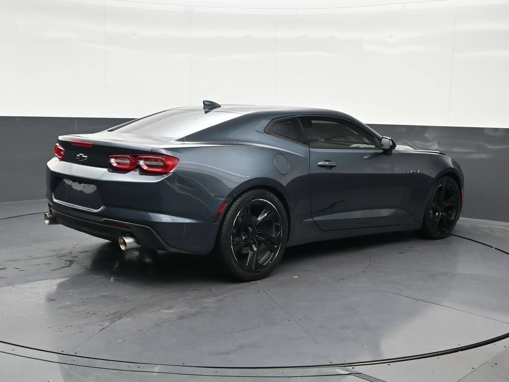 Used 2023 Chevrolet Camaro LT RWD image 5