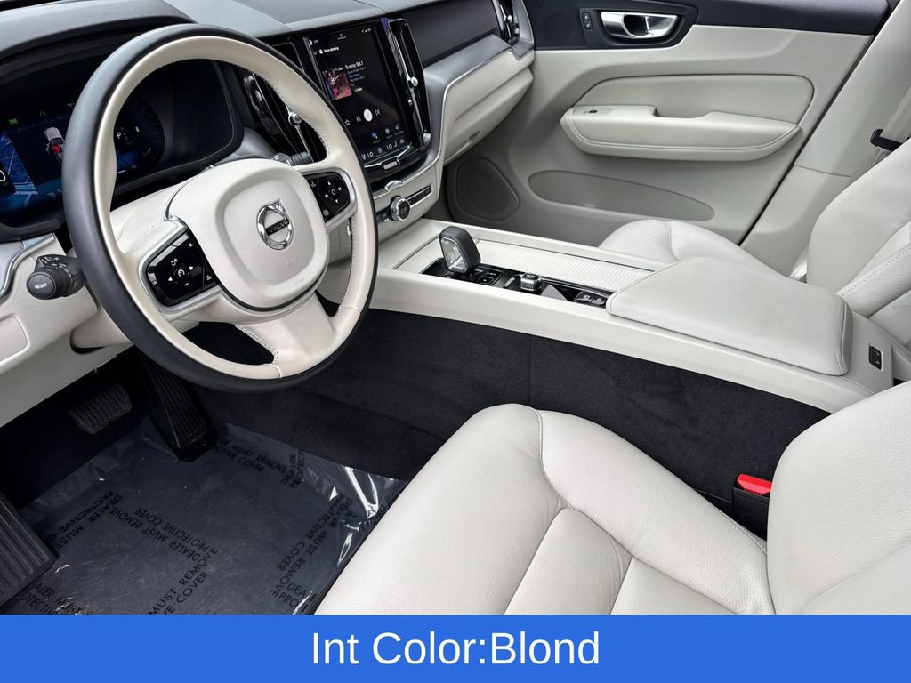 Certified 2025 Volvo XC60 B5 Core image 9
