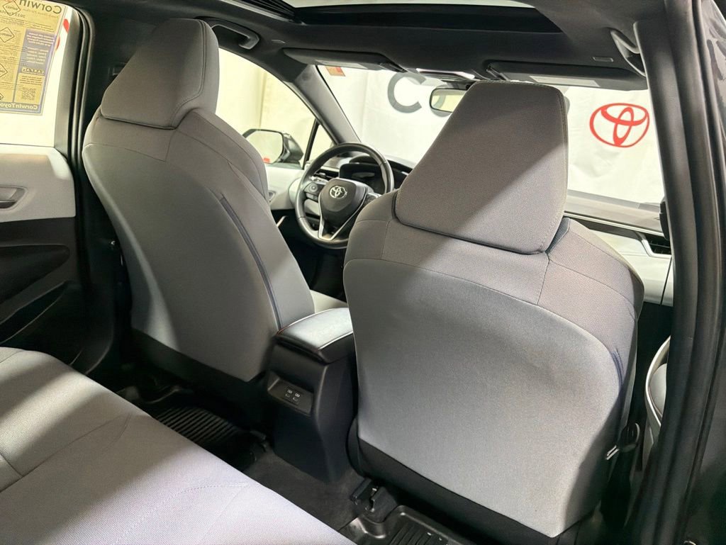 Used 2023 Toyota Corolla SE w/ SE Package FWD image 16