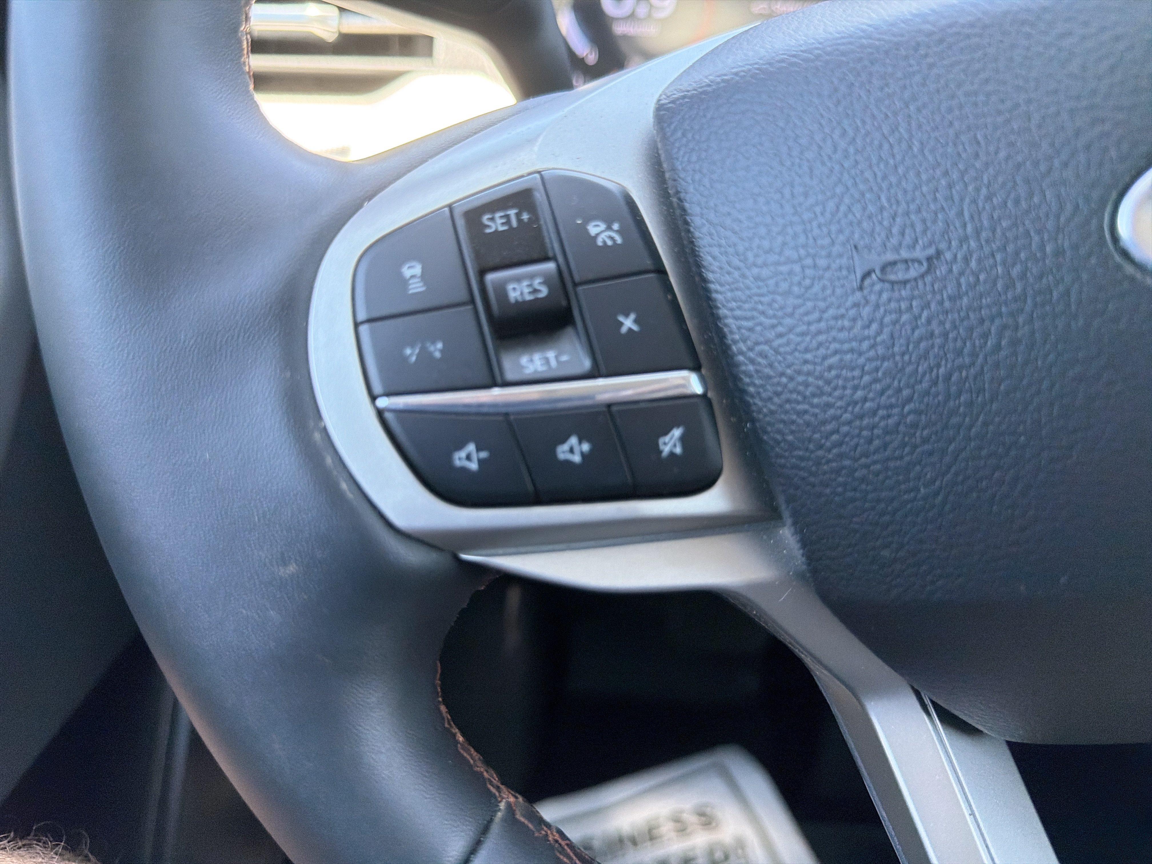 Certified 2026 Ford Explorer Active AWD/4WD image 19