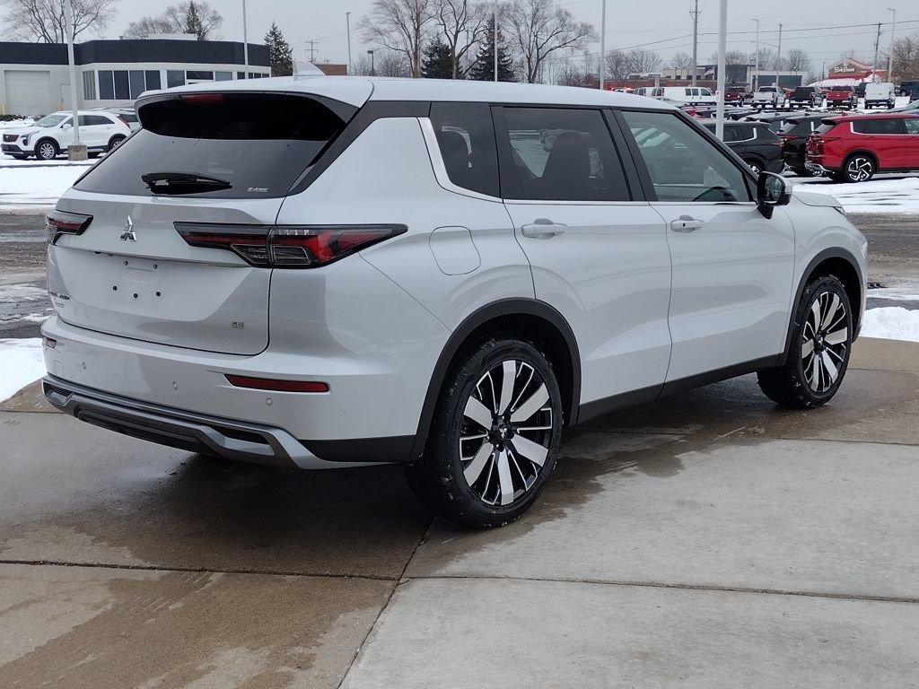 New 2026 Mitsubishi Outlander SE image 15