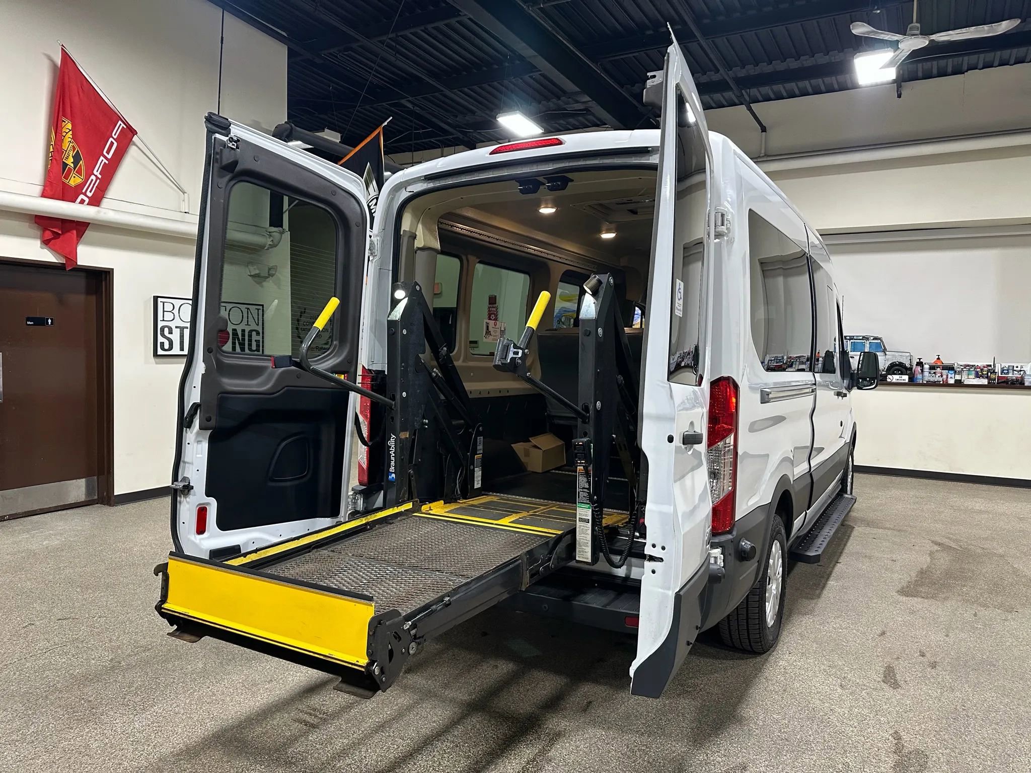 Used 2015 Ford Transit 250 148 Medium Roof RWD image 44