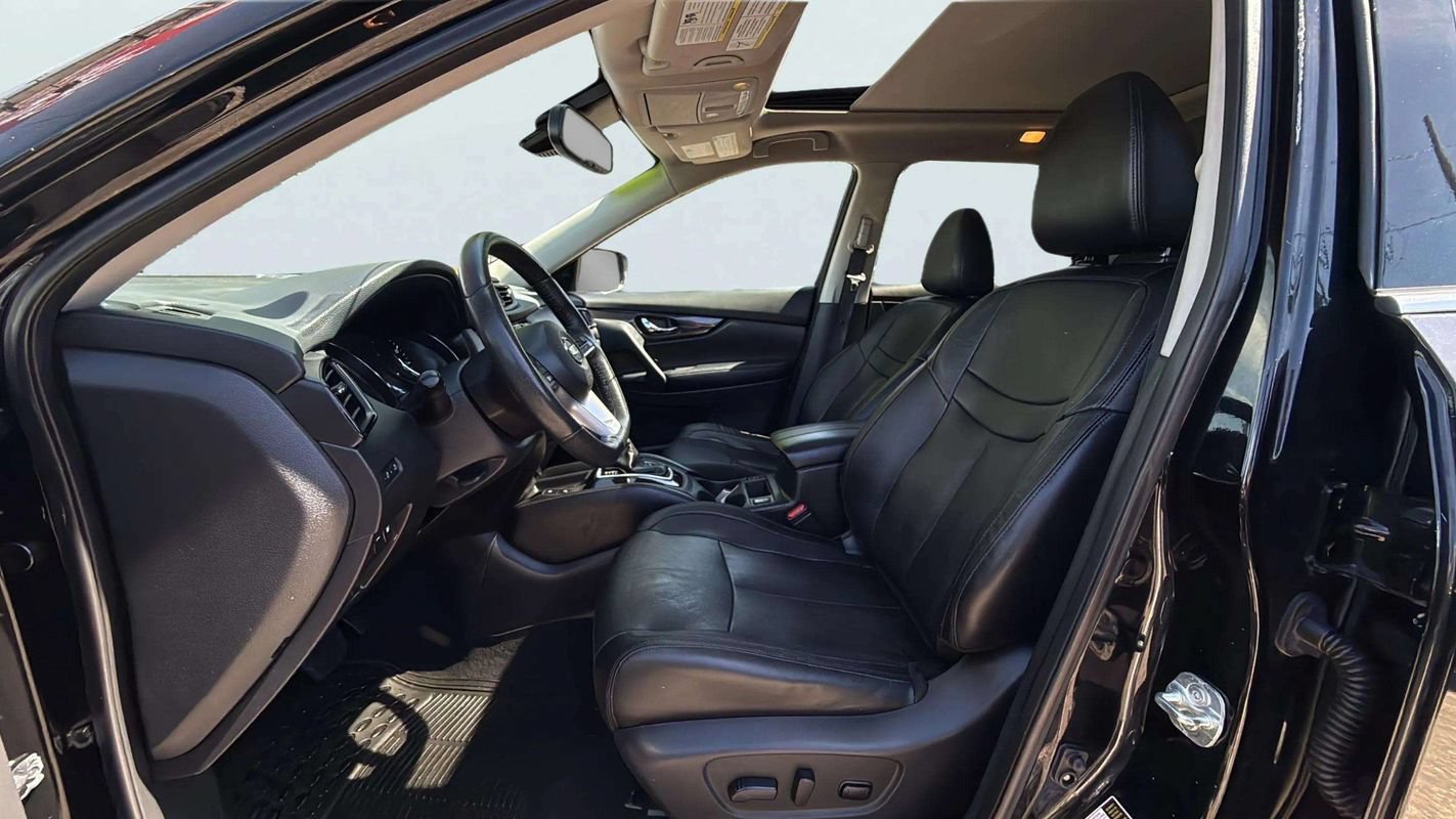 Used 2019 Nissan Rogue SL w/ Premium Package AWD/4WD image 16