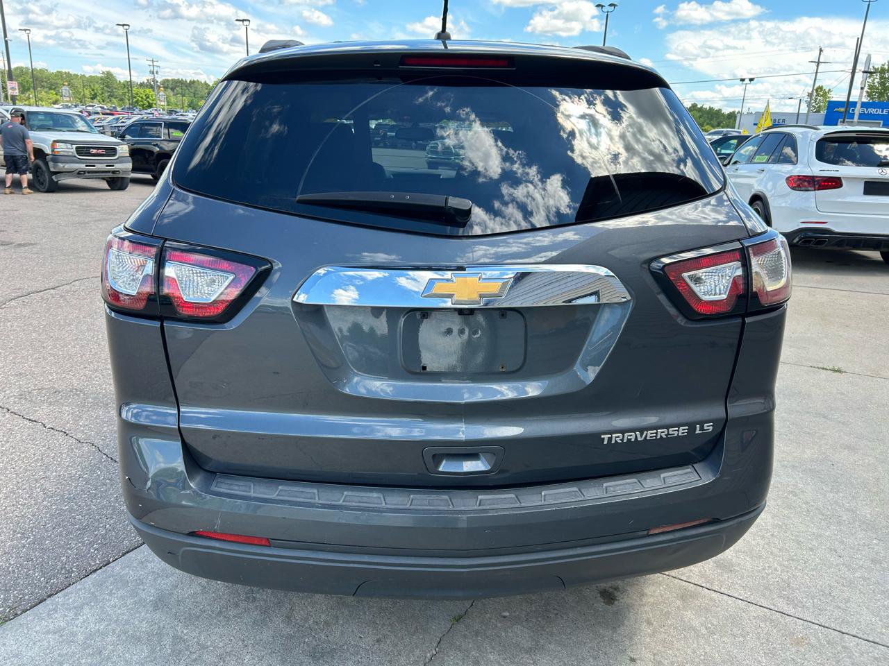 Used 2013 Chevrolet Traverse LS FWD image 6