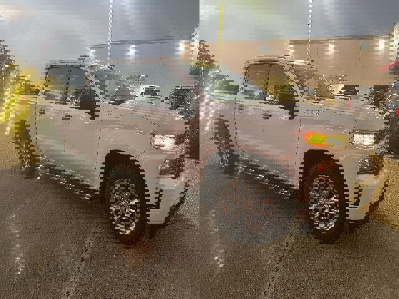 Used 2022 Chevrolet Silverado 1500 Custom image 1