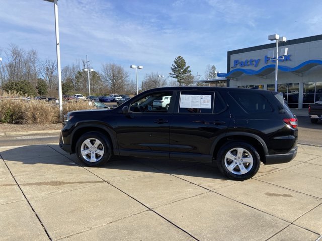 Used 2023 Honda Pilot LX image 6