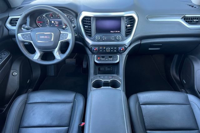 Used 2023 GMC Acadia SLT image 16