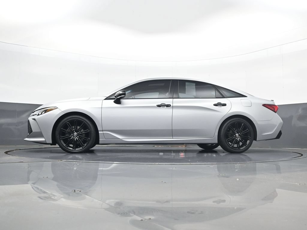 Used 2021 Toyota Avalon XSE FWD image 29