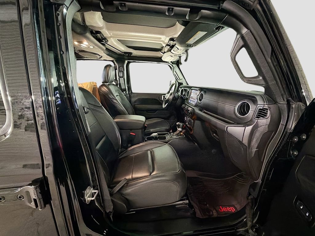 Used 2021 Jeep Wrangler Unlimited Sahara w/ Uconnect 4C Nav & Sound Group AWD/4WD image 27