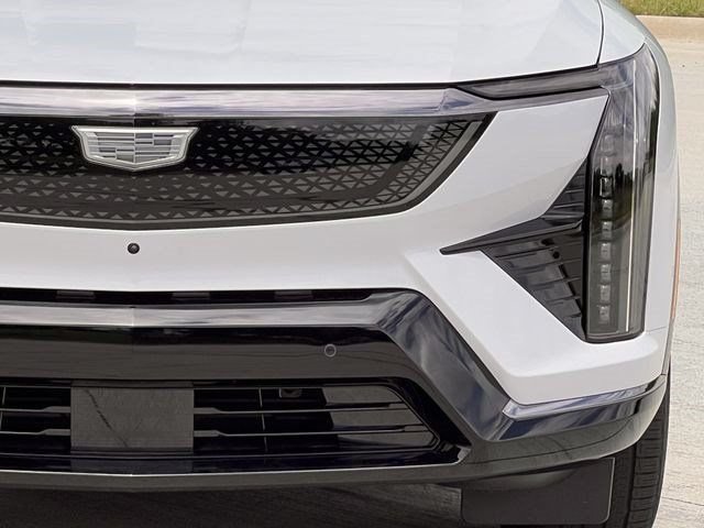 New 2026 Cadillac Optiq Luxury 2 RWD image 8