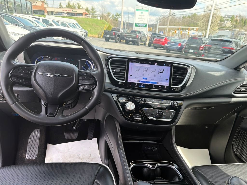 Used 2023 Chrysler Pacifica Limited w/ S Appearance Package image 20