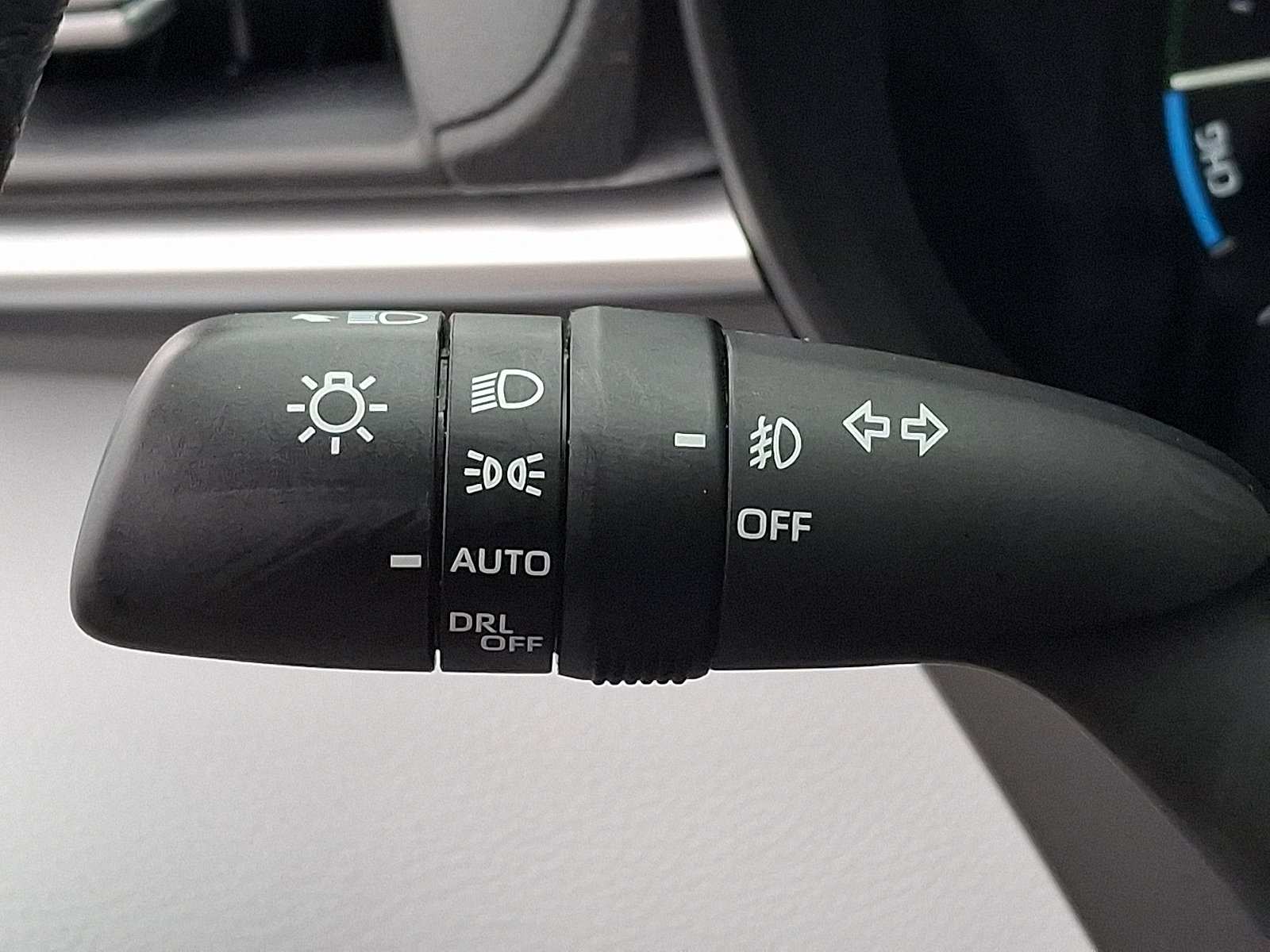 Used 2025 Toyota Sienna XLE image 27