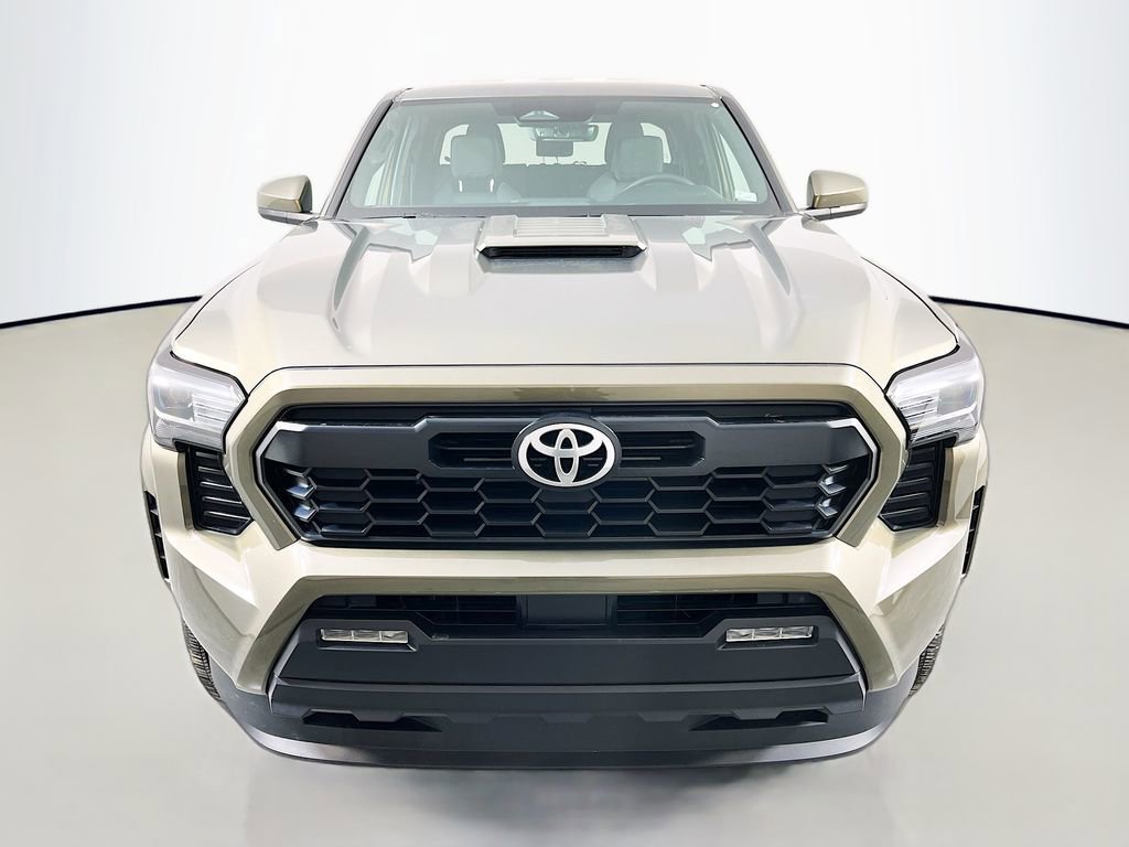 Used 2025 Toyota Tacoma TRD Sport AWD/4WD image 3
