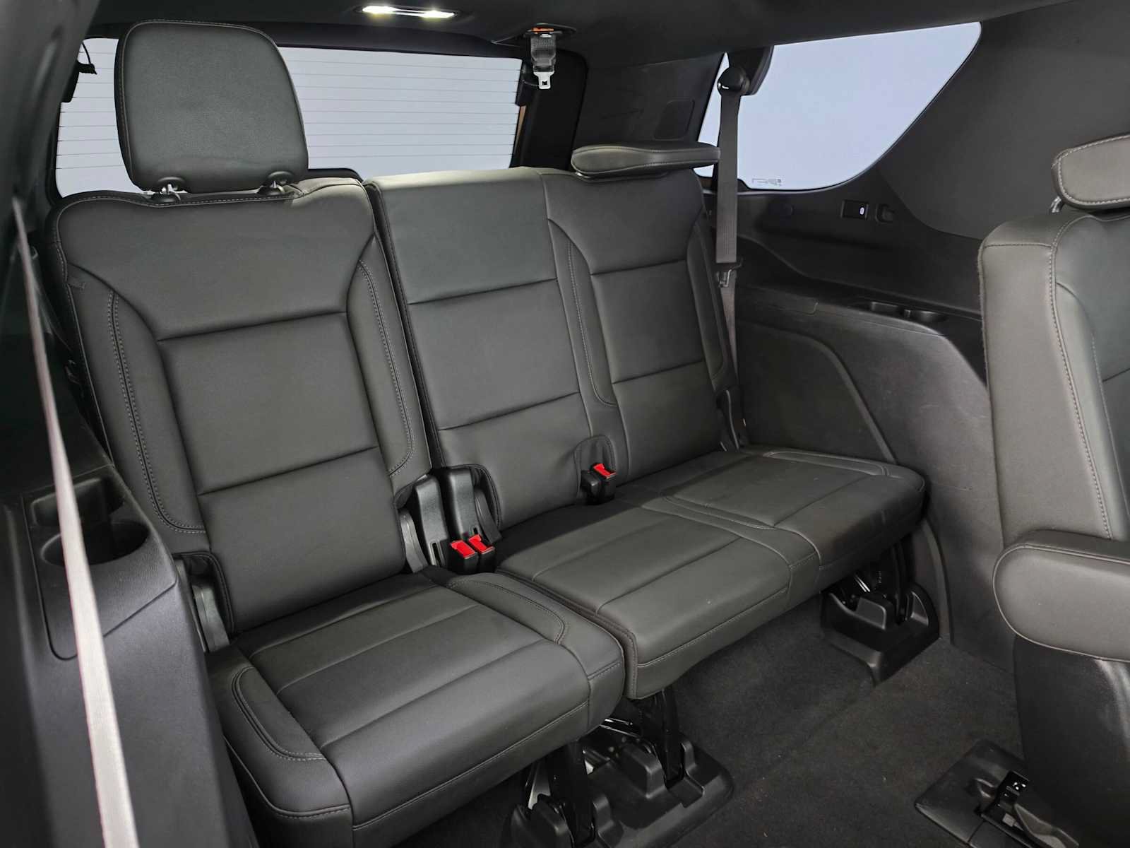 Used 2022 Chevrolet Tahoe Z71 w/ Z71 Off-Road Package AWD/4WD image 13