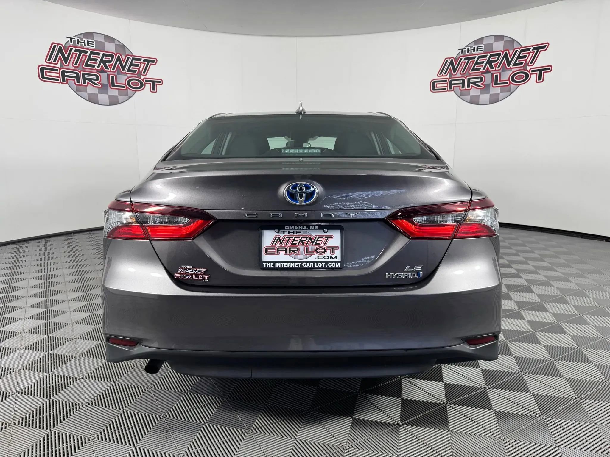 Used 2021 Toyota Camry LE image 6
