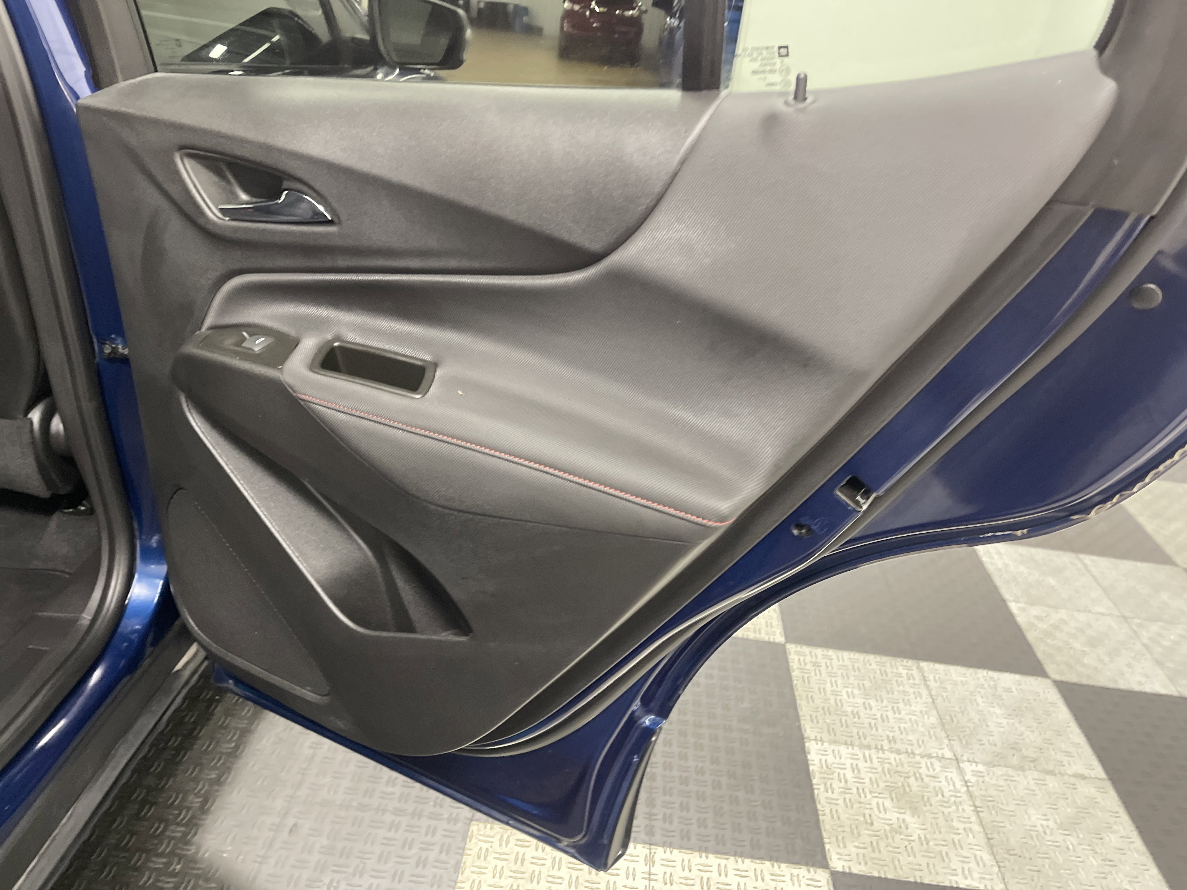 Used 2023 Chevrolet Equinox RS image 19