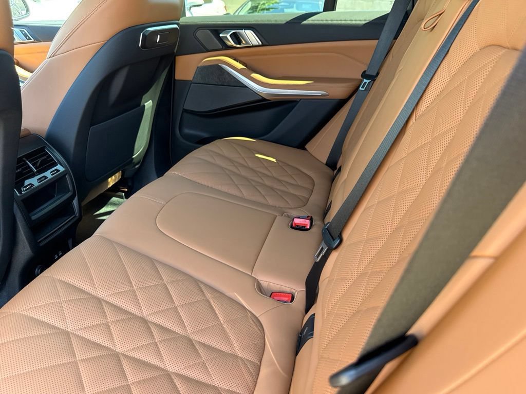 Used 2026 BMW X5 sDrive40i w/ M Sport Package RWD image 32