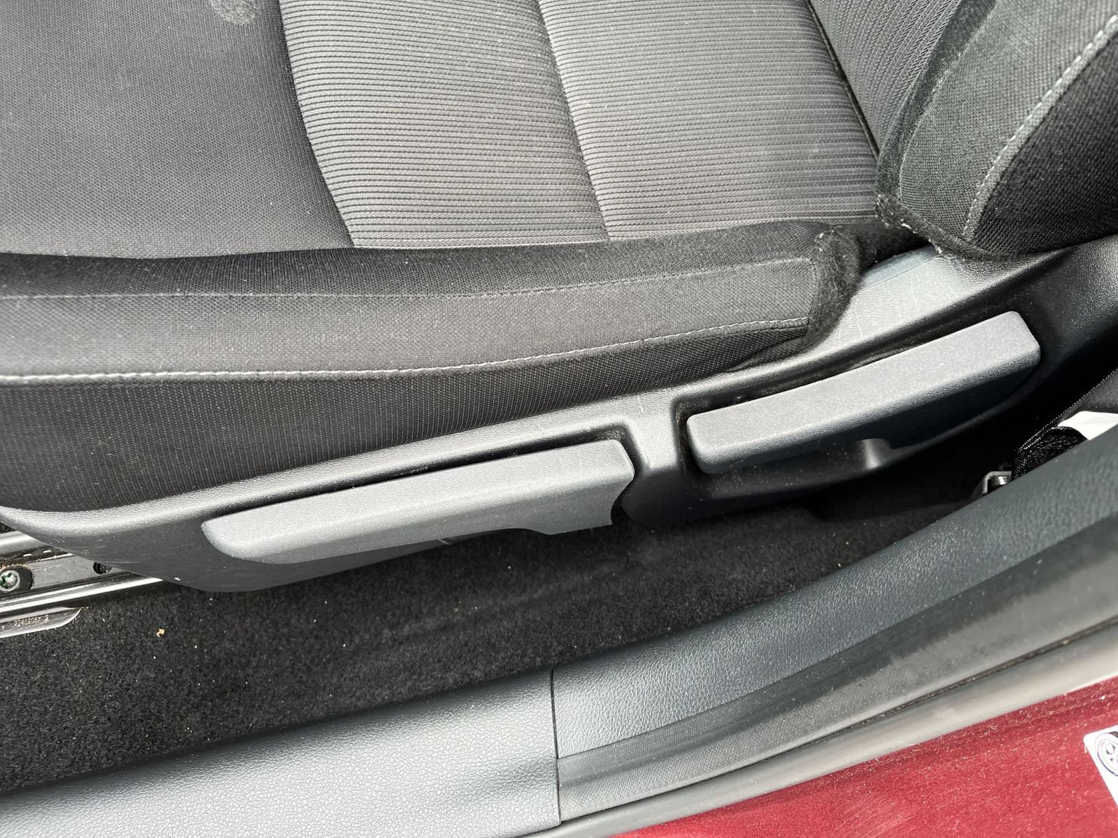 Used 2025 Nissan Sentra SV FWD image 18