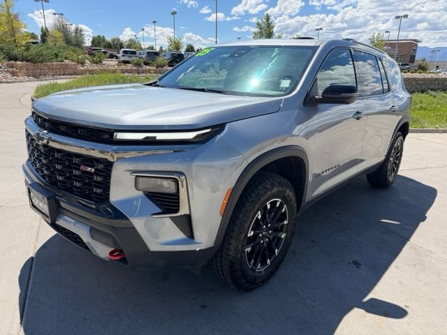 Used 2025 Chevrolet Traverse Z71 w/ Driver Confidence Package AWD/4WD image 4