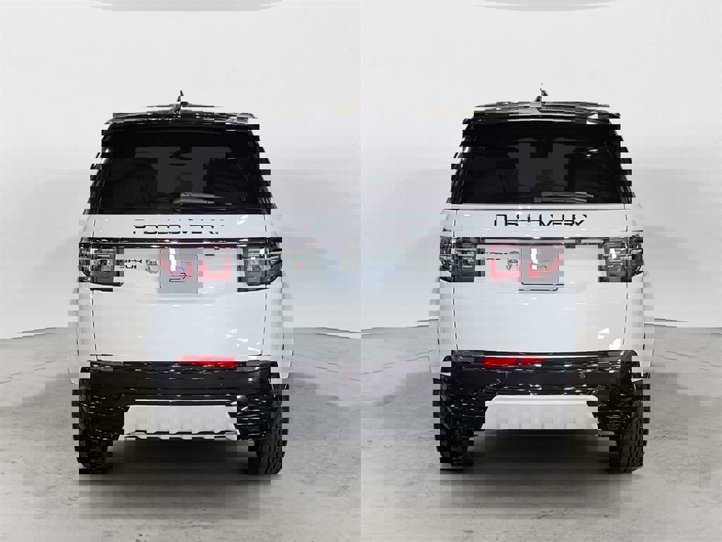 New 2025 Land Rover Discovery Sport Dynamic SE image 4