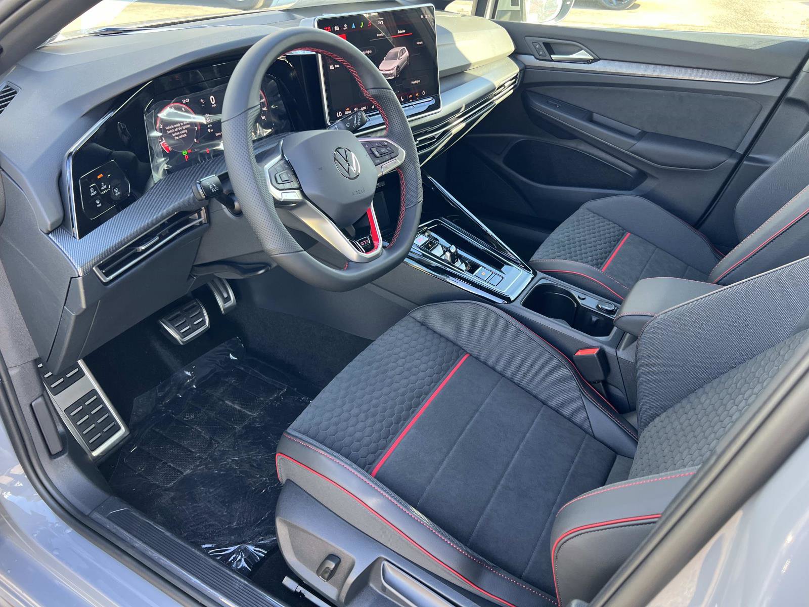 New 2026 Volkswagen GTI SE FWD image 5