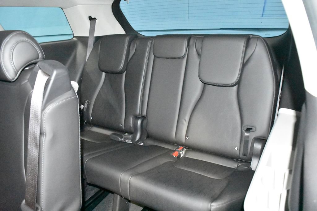 Used 2023 Kia Carnival LX image 23