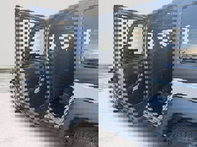 Used 2017 Jeep Wrangler Unlimited Rubicon w/ Cold Weather Group image 17