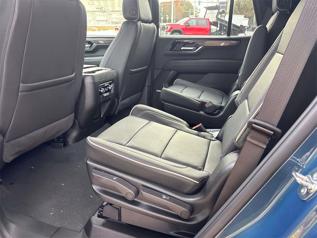 New 2026 GMC Yukon Elevation image 6