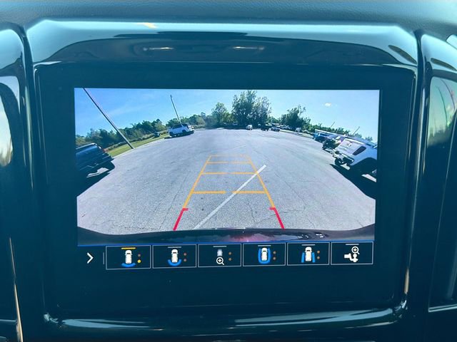 Used 2021 Chevrolet Traverse Premier image 35