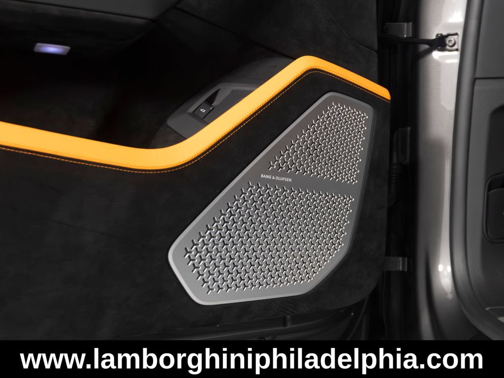 Used 2024 Lamborghini Urus Performante AWD/4WD image 11