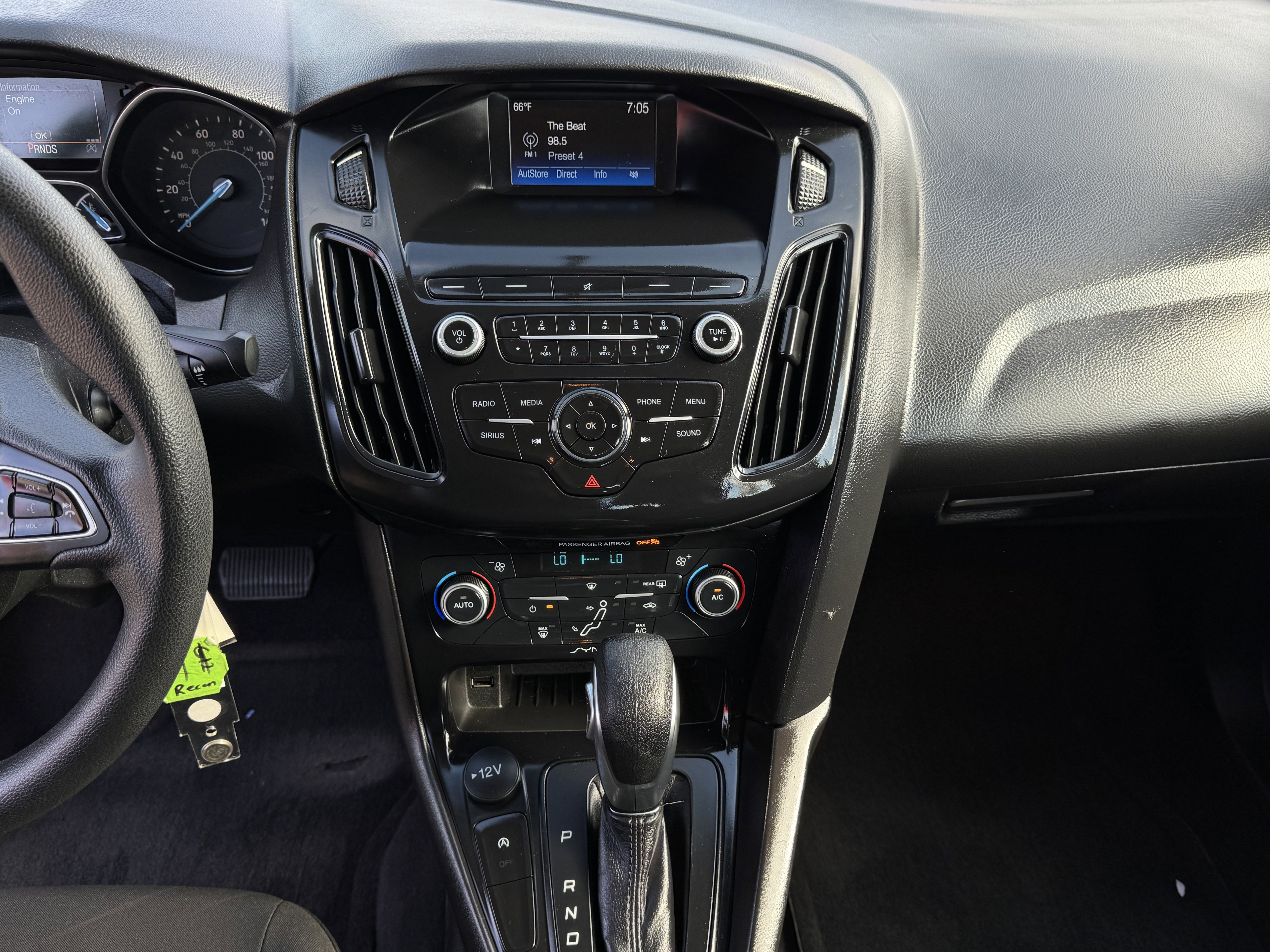 Used 2018 Ford Focus SE image 19