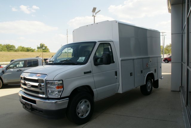 New 2026 Ford E-350 and Econoline 350 Super Duty w/ Power Equipment Group image 5