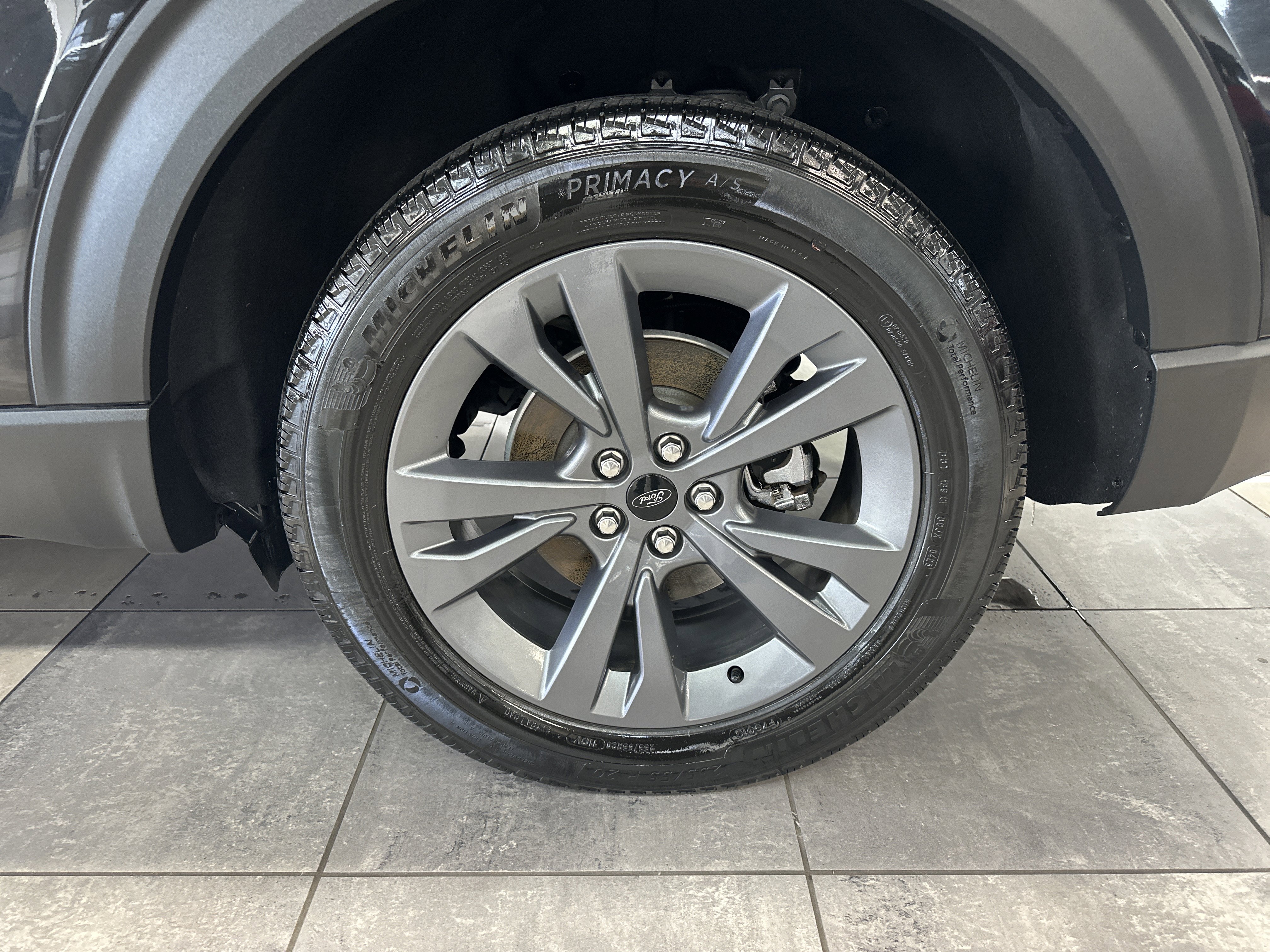 Used 2023 Ford Explorer XLT w/ Equipment Group 202A image 8