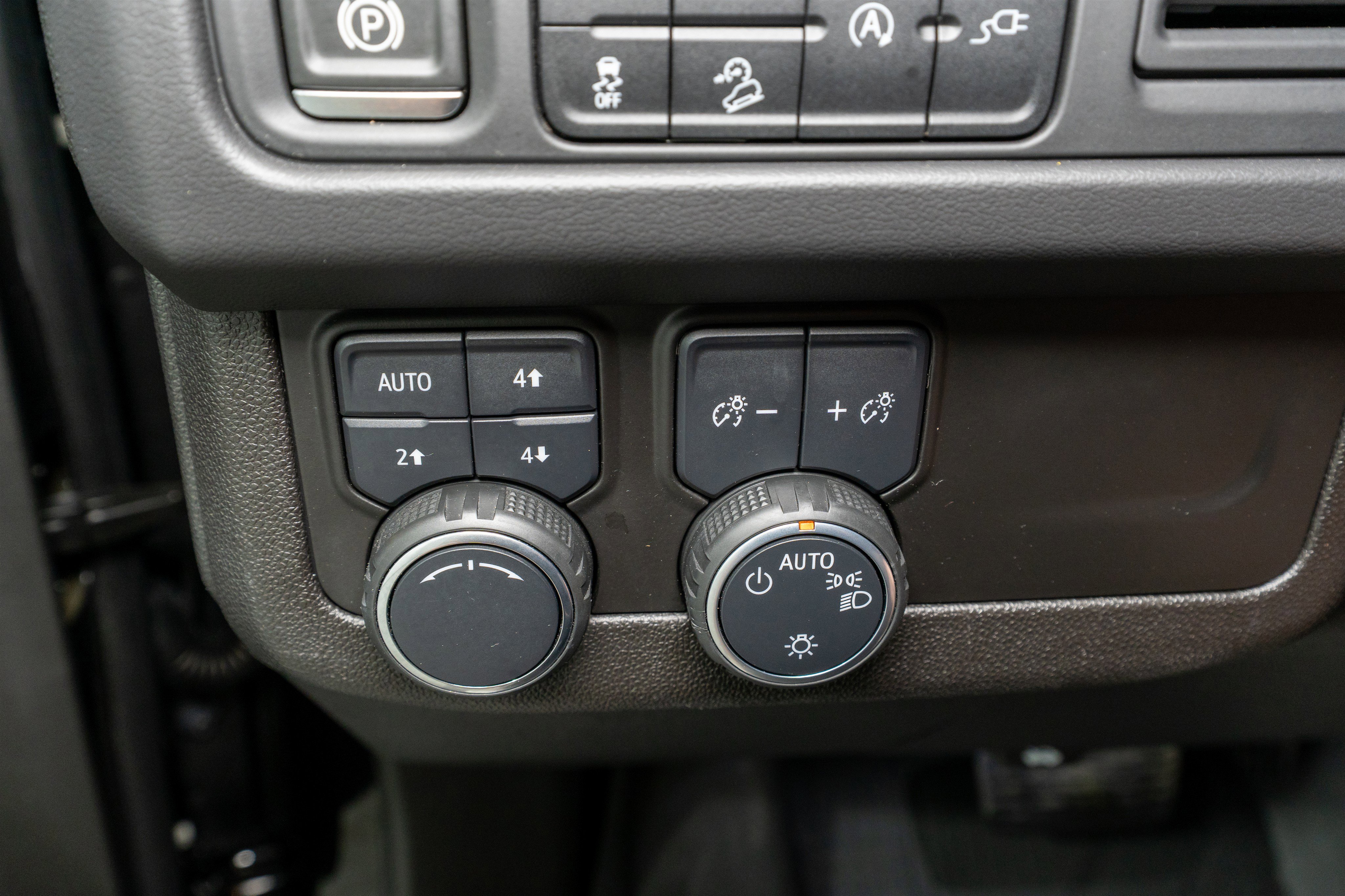 Used 2021 Chevrolet Tahoe Premier AWD/4WD image 31